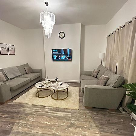 Lovely 5Br Home In Manchester. Close To The City エクステリア 写真