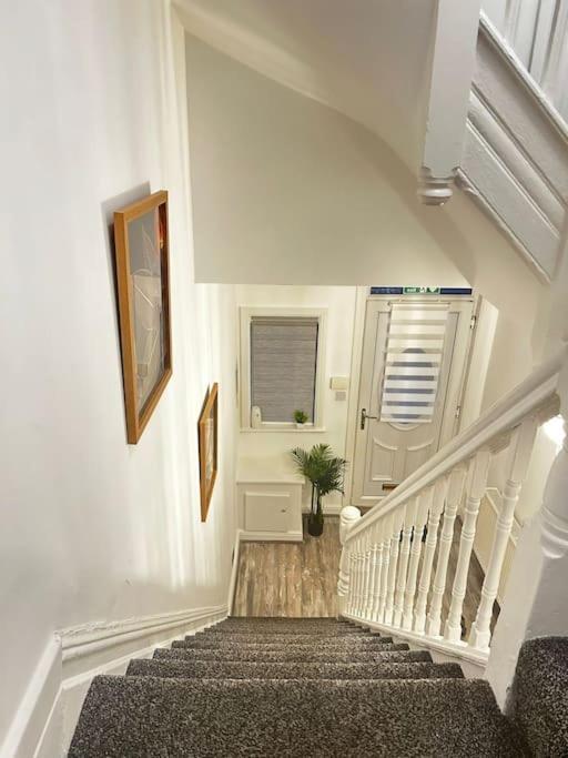 Lovely 5Br Home In Manchester. Close To The City エクステリア 写真