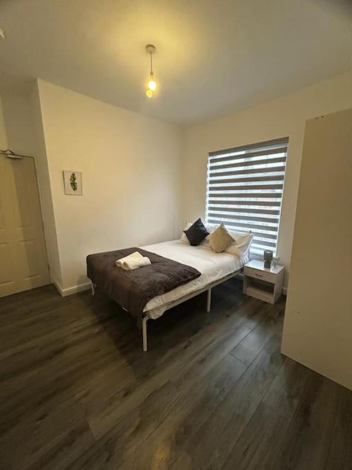 Lovely 5Br Home In Manchester. Close To The City エクステリア 写真